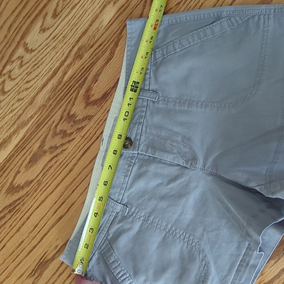 Old Navy Low Rise Gray Khaki Shorts Women's Size 6 - Picture 7 of 7